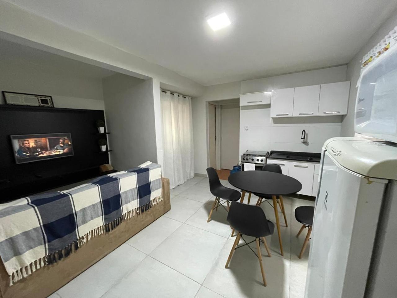 Casa Fundos Eco 03 Simples E Confortavel Com 2 Quartos E Garagem Apartamento Curitiba