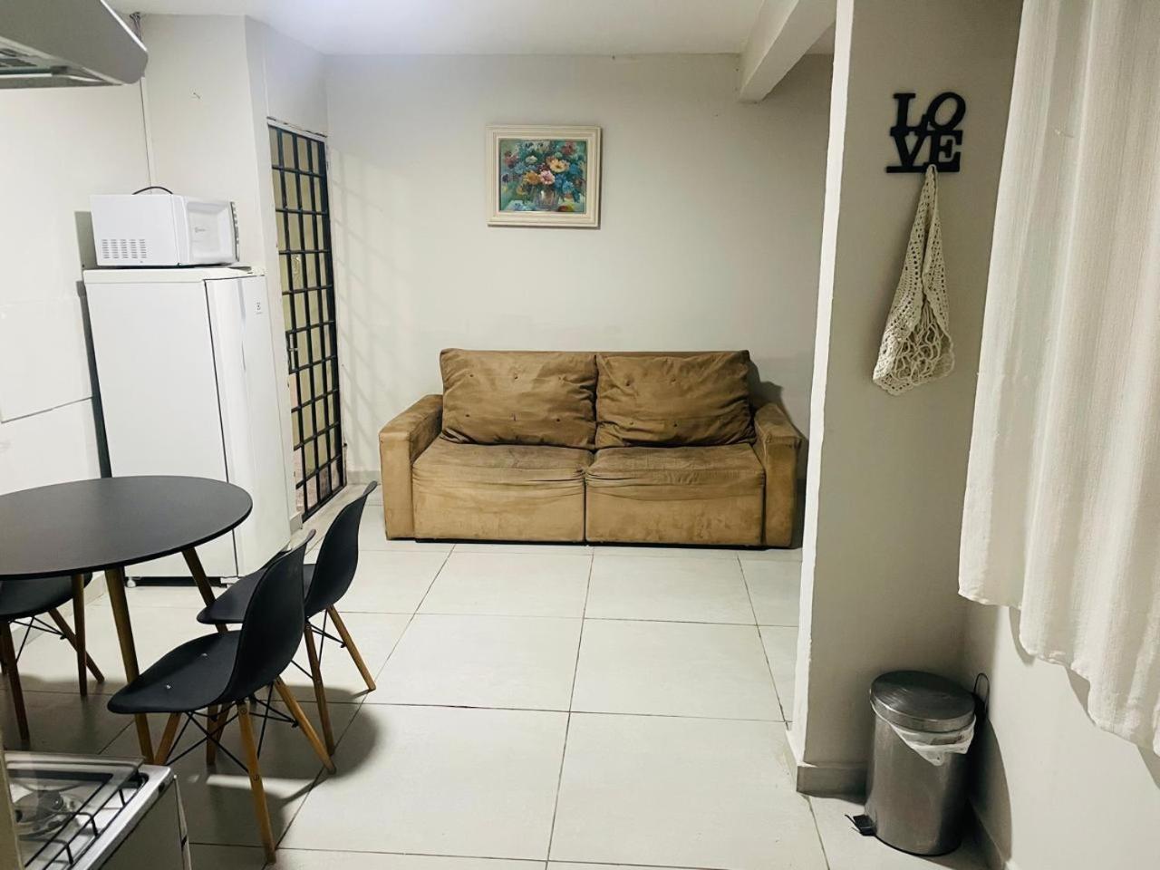 Casa Fundos Eco 03 Simples E Confortavel Com 2 Quartos E Garagem Apartamento *